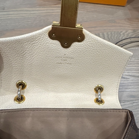 Louis Vuitton Clapton Backpack D.Ebe Crem - Picture 6 of 10